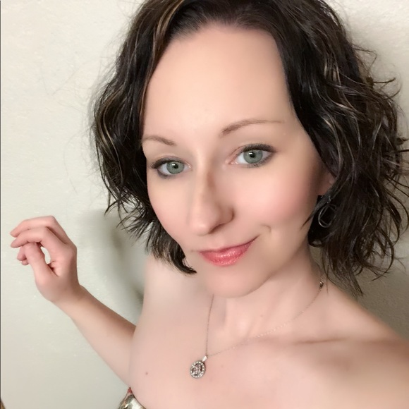 Meet your Posher, Amber - Picture 13 of 13